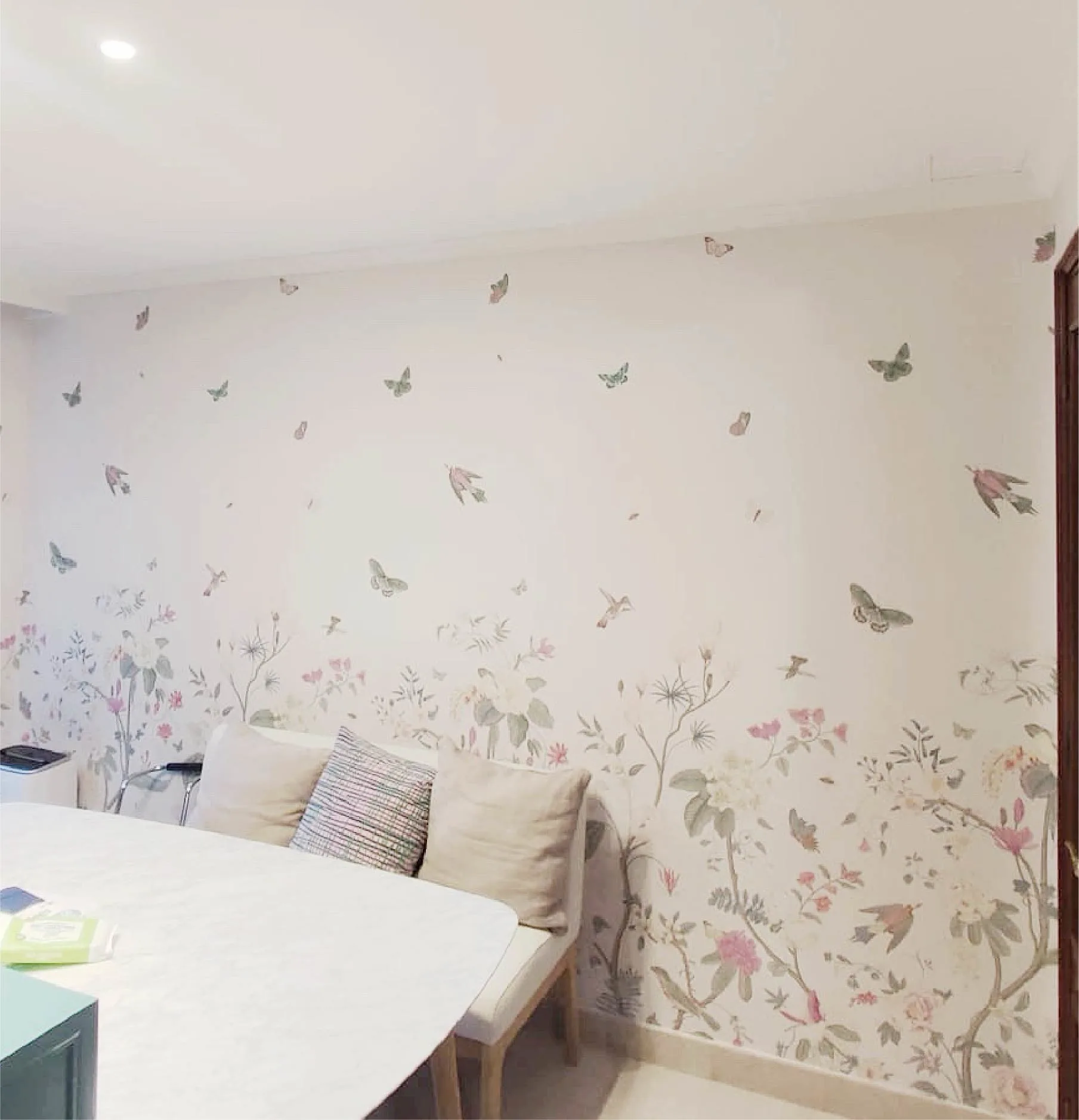 Living room with Natural Mural Wallpaper
